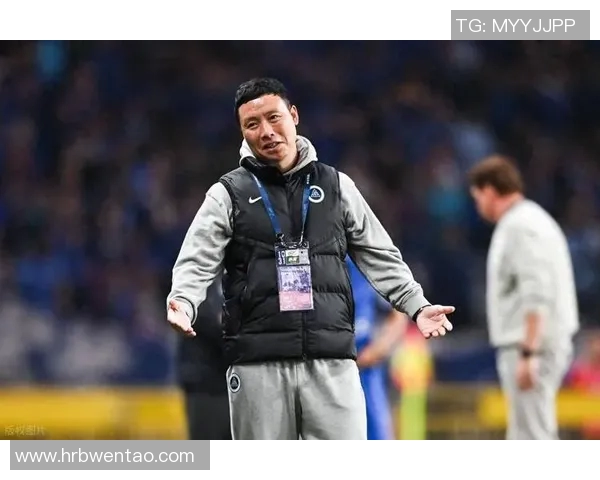 中超赛季中段换帅潮涌现，多队调整战术风格